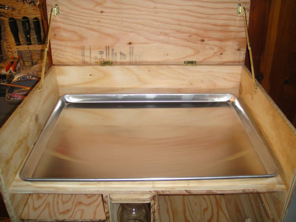 Kitchen box spalsh tray
